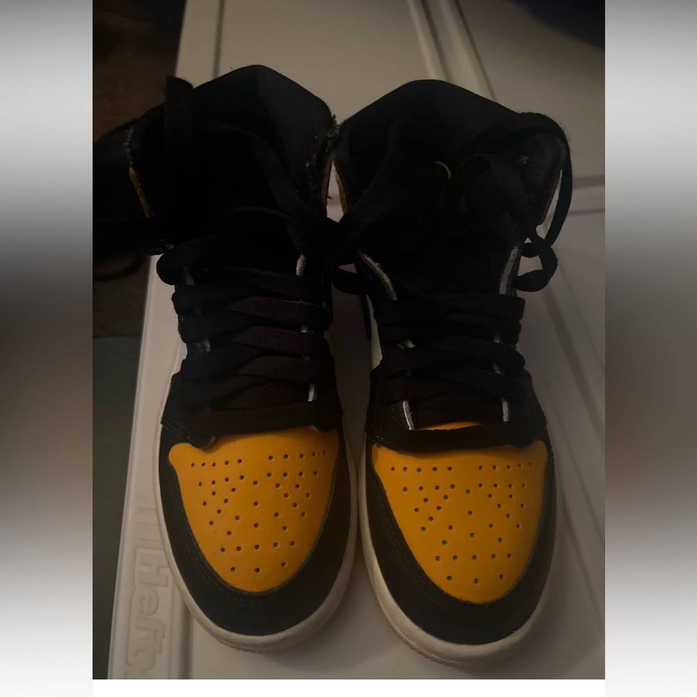 Unisex Kids Air Jordan 1 Mid GS 'Reverse Black Toe' Size 1